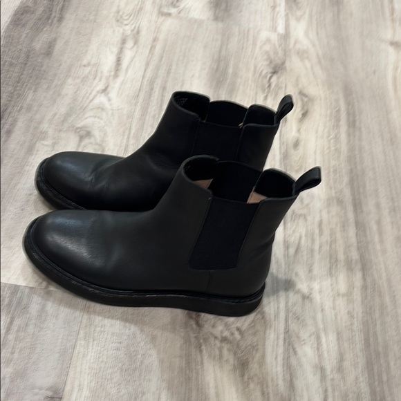 J. Crew Shoes - J. Crew Black women  Leather Chelsea Boots size 6.5